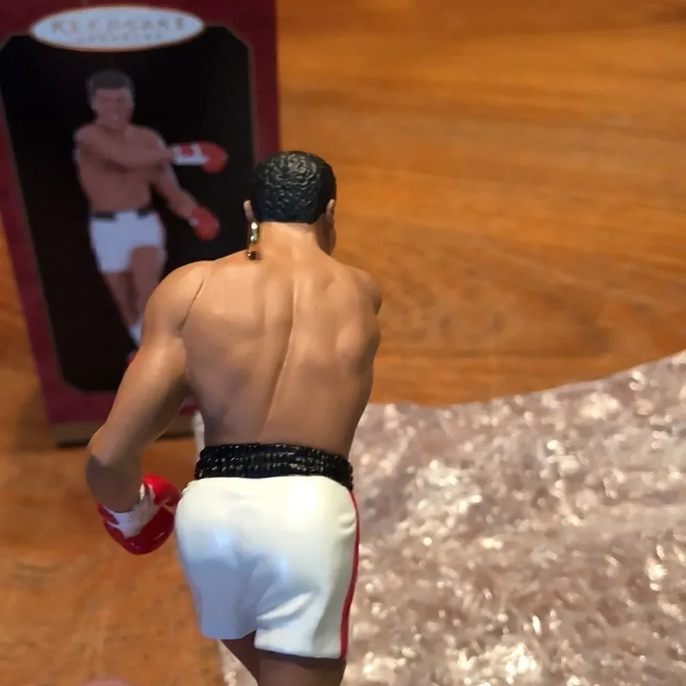 Hallmark Muhammad Ali ornament 1999‎